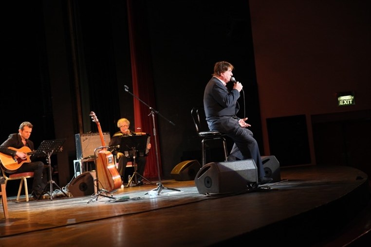 Bernard Sauvat Au Casino Du Liban